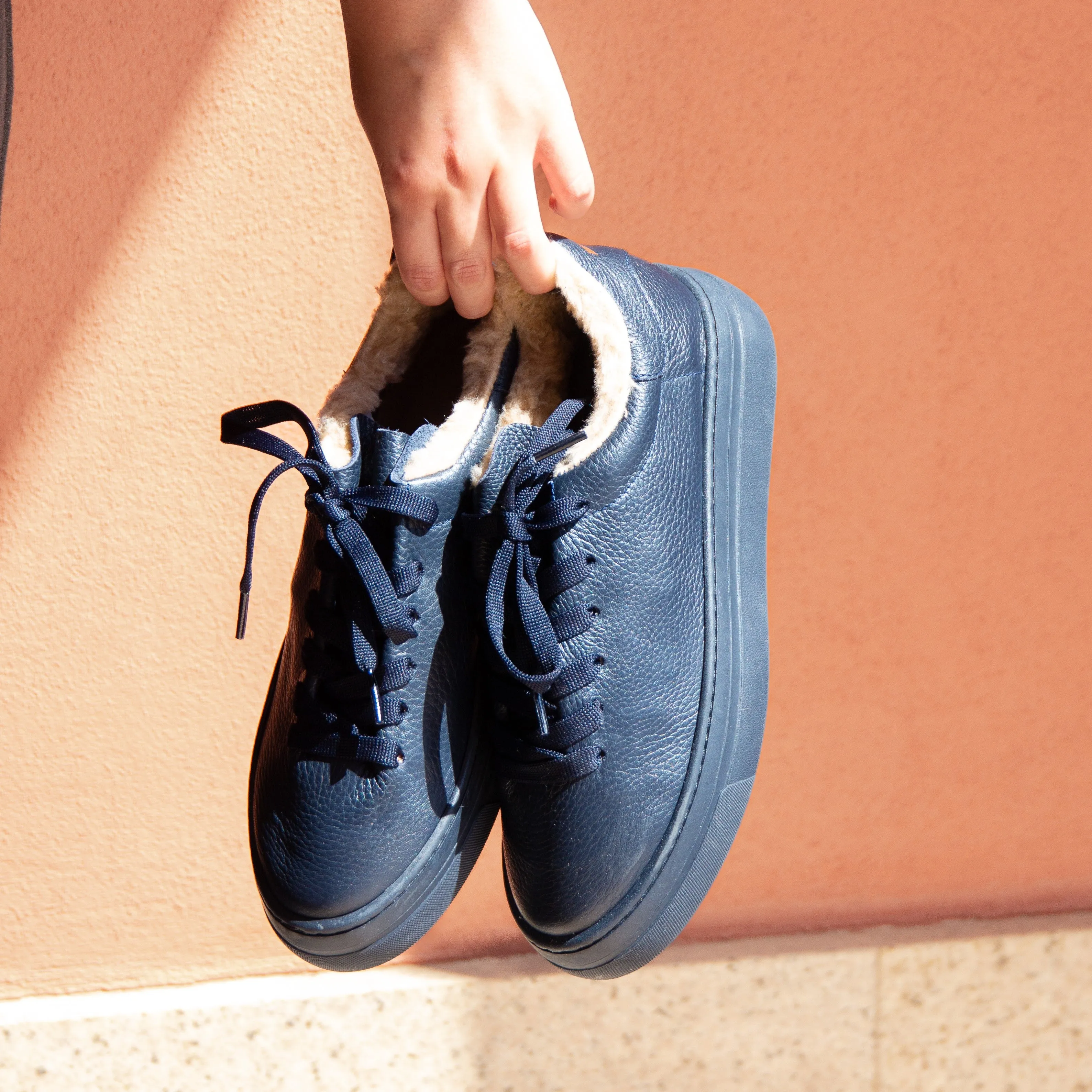 Valeria navy blue sneaker